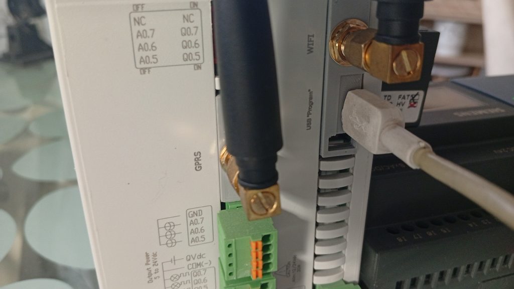 La causa real: un interruptor físico, no el auto-reset por USB